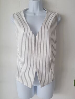 Dictionary  Women's Ivory Striped Vest Size XL